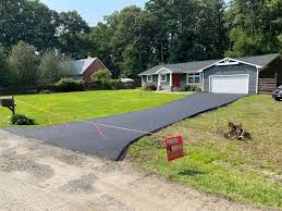 Best Concrete Driveway Installation  in Raymond, WA